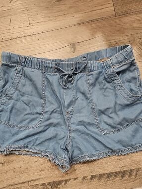 Time and Tru Light Blue Denim Drawstring Shorts